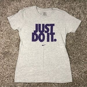 Nike Women’s Just Do It Logo Short Sleeve Shirt Size Medium